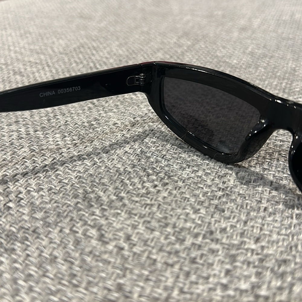 MOVING SALE Black Slim Rectangular Retro Sunglasses - Picture 6 of 7